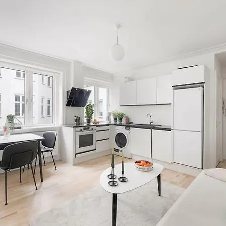 Appartement By The Lakes In The Of