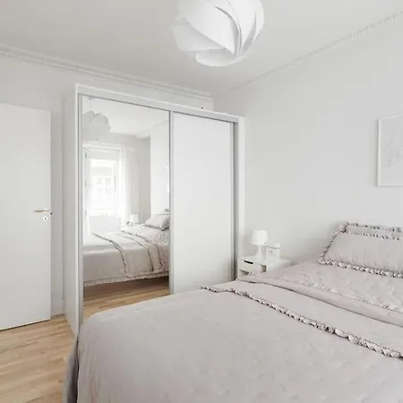 By The Lakes In The Of Copenhaga