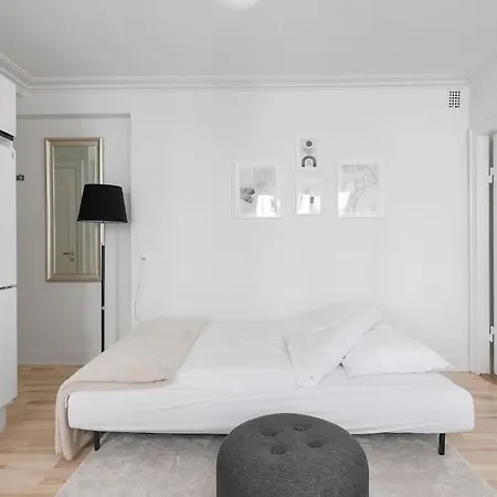 By The Lakes In The Of 公寓 *