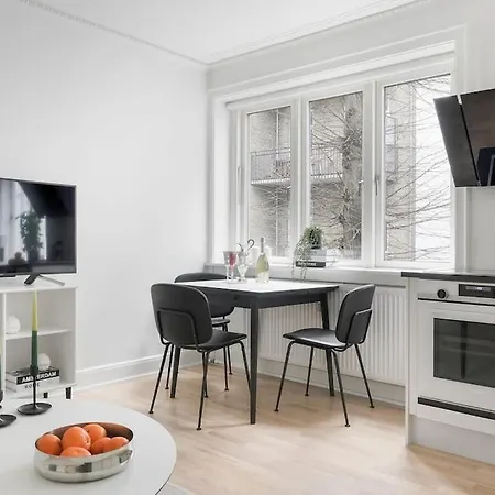 By The Lakes In The Of Copenhaga