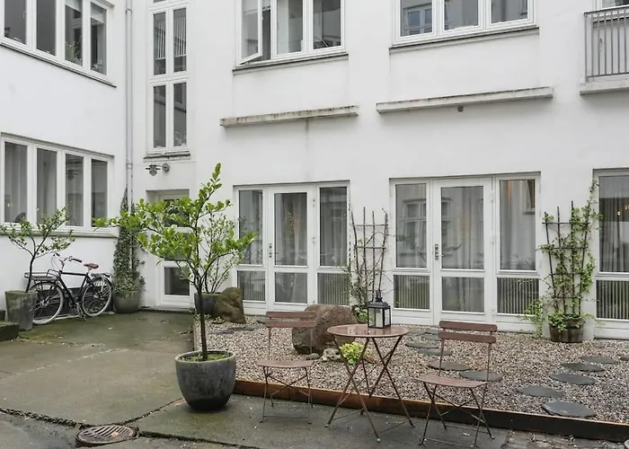 By The Lakes In The Of 公寓 *